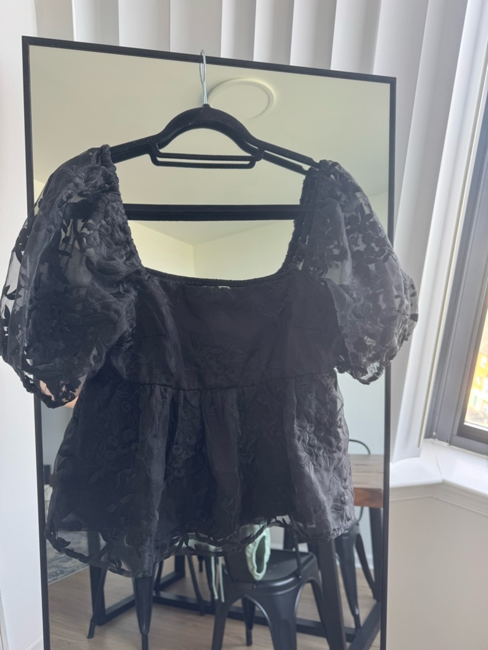Francesca's Collections Black Puff-Sleeve Lace Peplum Top